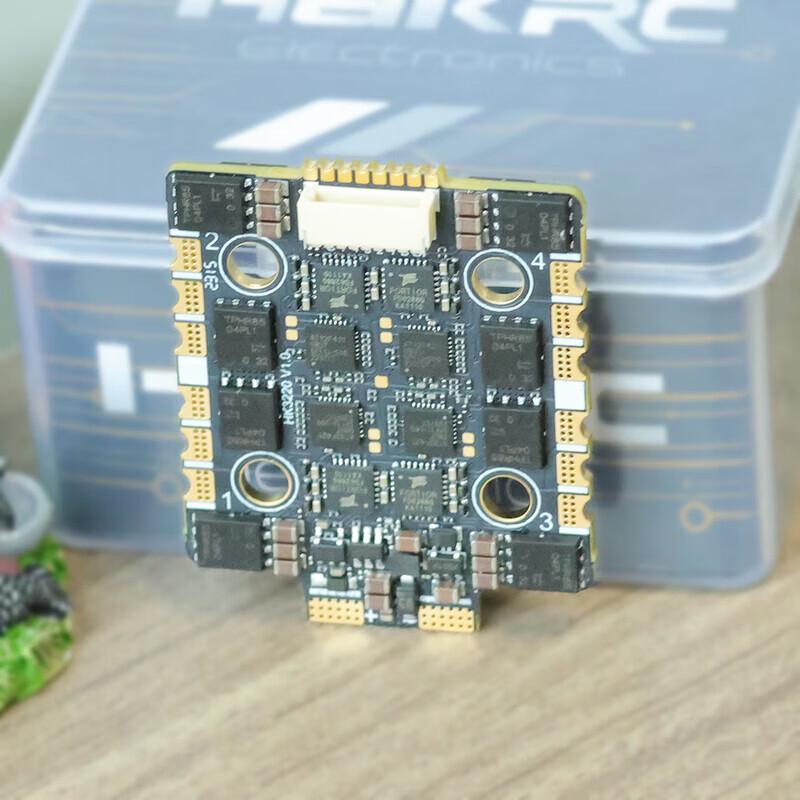 HAKRC 32-бітний 65A Pro 4-в-1 Безколекторний ESC
HAKRC 32-бітний 65A Pro 4-в-1 Безколекторний ESC
