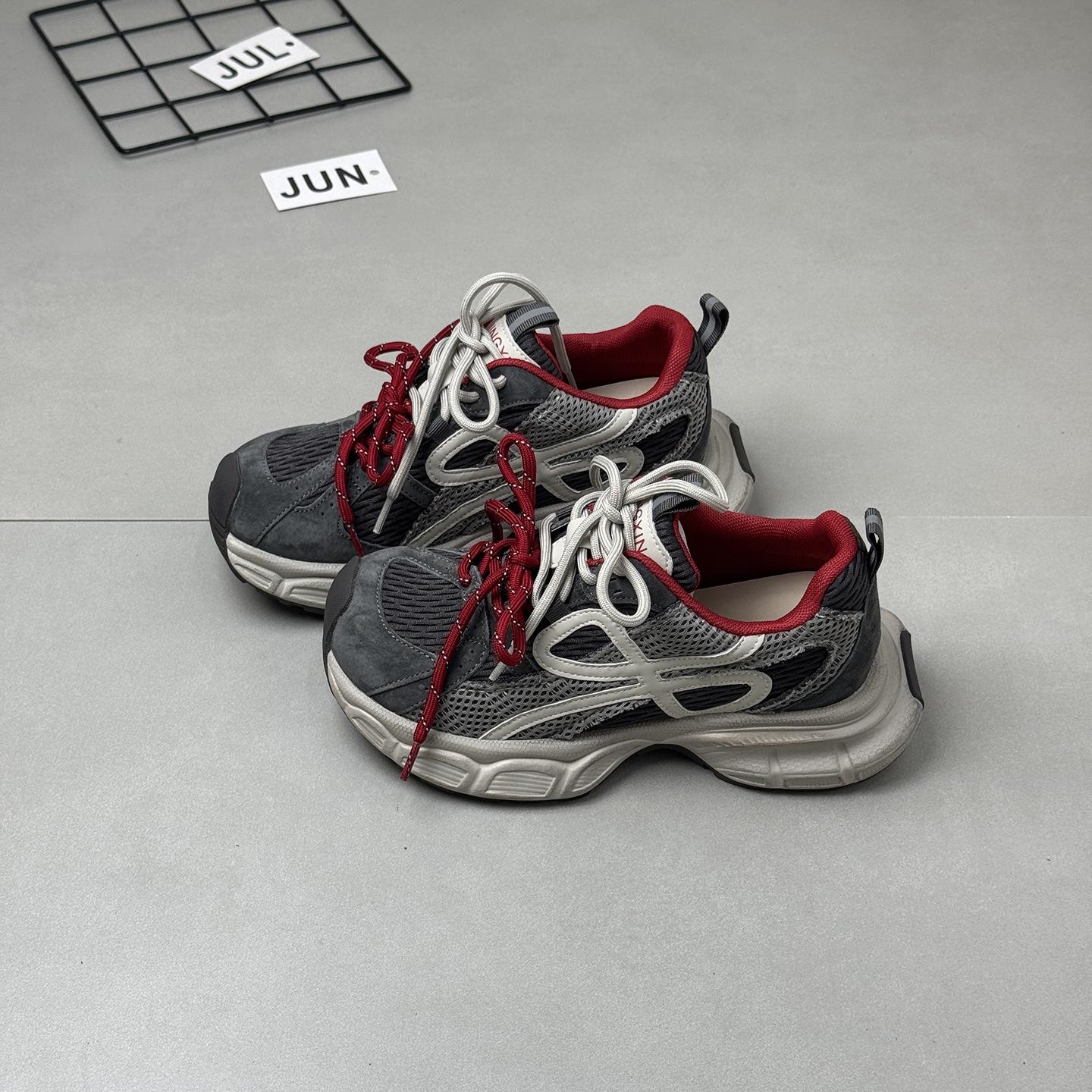 Женские кроссовки на толстой подошве, легкие, нескользящие, в стиле папиных, осень 2025, новые, ретро, на шнурках, легкие и универсальные, повседневные спортивные туфли 40
Женские кроссовки на толстой подошве, легкие, нескользящие, в стиле папиных, осень 2025, новые, ретро, на шнурках, легкие и универсальные, повседневные спортивные туфли 40