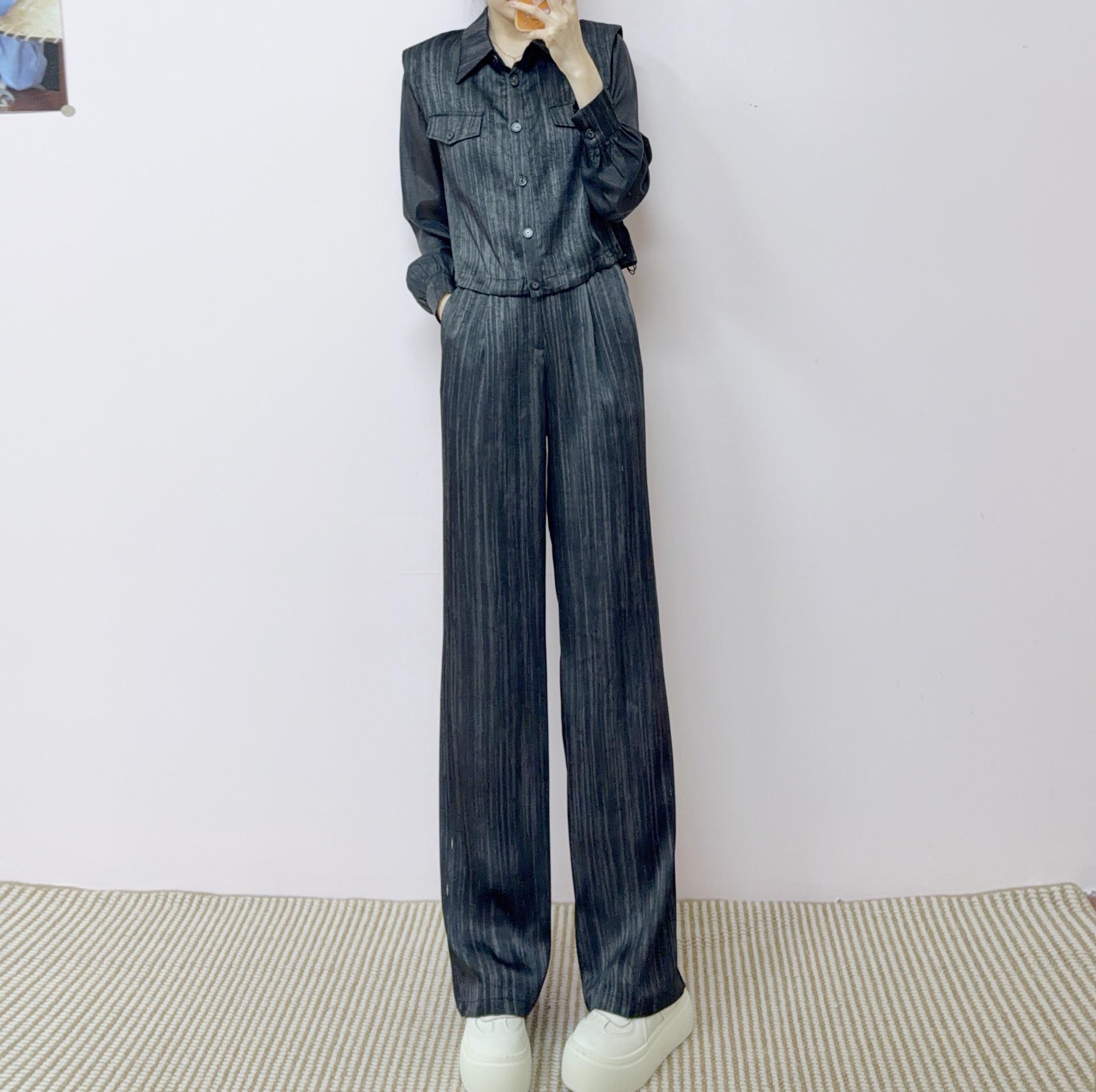 Spring 2026 Korean Retro Button-Up Top & Drapey Straight-Leg Pants Set XXL (65-70 kg)
Spring 2026 Korean Retro Button-Up Top & Drapey Straight-Leg Pants Set XXL (65-70 kg)
