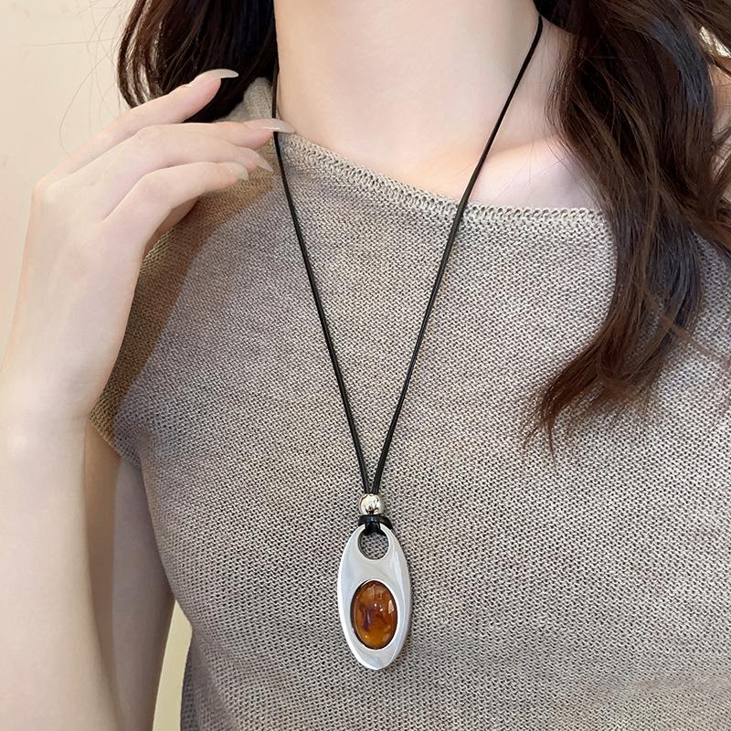Bohemia Style Brown Stone Y-Shaped Long Tassel Pendant Necklace for Women Simple Vintage Travel Pull Sweater Chain Zircon Gift
Bohemia Style Brown Stone Y-Shaped Long Tassel Pendant Necklace for Women Simple Vintage Travel Pull Sweater Chain Zircon Gift