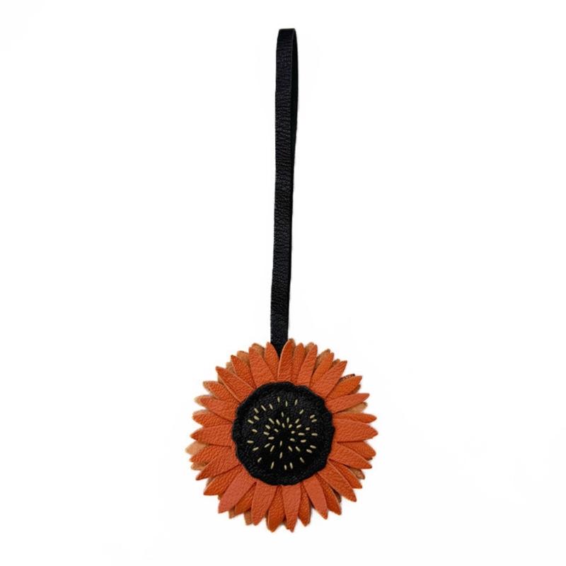 Stylish PU Leather Sunflower Key Holder Versatile Bag Charm Decoration Unisex Keychain Fashion Accessory чёрный
Stylish PU Leather Sunflower Key Holder Versatile Bag Charm Decoration Unisex Keychain Fashion Accessory чёрный