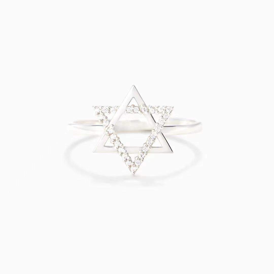 Light Luxury Hexagram Zircon Ring For Women Niche Design High End Fashion Index Finger Ring Simple Versatile Jewelry no. 6 серебряный
Light Luxury Hexagram Zircon Ring For Women Niche Design High End Fashion Index Finger Ring Simple Versatile Jewelry no. 6 серебряный