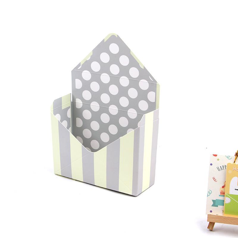 Конверт Квіткова Коробка Квітковий Кошик Складана Подарункова Коробка Квітковий Картон Магазин Налаштувань Ручна робота Корейський Стиль Модна Пакувальна Коробка Імпортована 20*7*29.5cm
Конверт Квіткова Коробка Квітковий Кошик Складана Подарункова Коробка Квітковий Картон Магазин Налаштувань Ручна робота Корейський Стиль Модна Пакувальна Коробка Імпортована 20*7*29.5cm