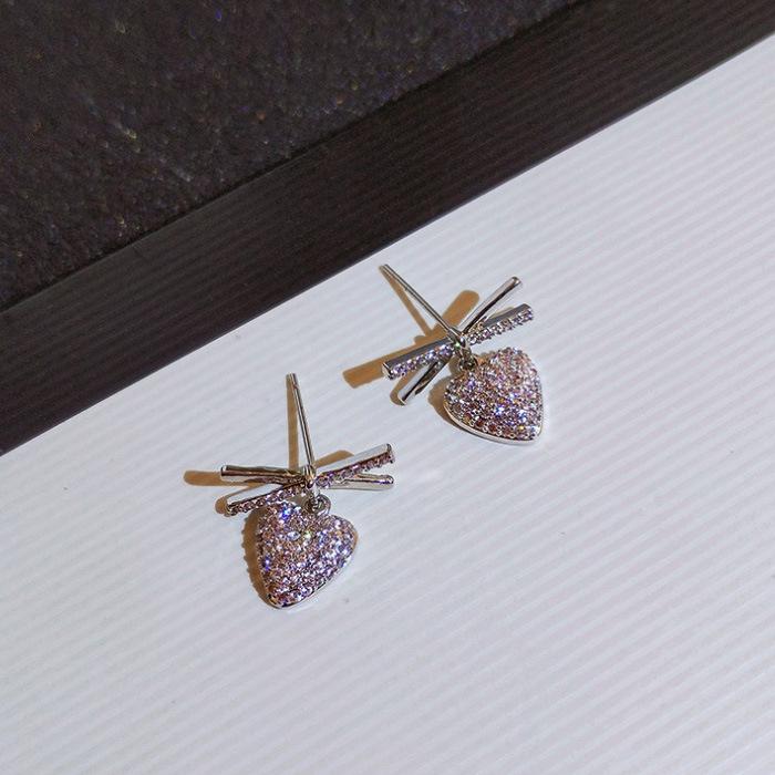 Tide Earrings, Diamond Earrings, No Earholes, Radish Earclips, Earrings, Sweet And Cool Wind Women S Stud Earrings.
Tide Earrings, Diamond Earrings, No Earholes, Radish Earclips, Earrings, Sweet And Cool Wind Women S Stud Earrings.