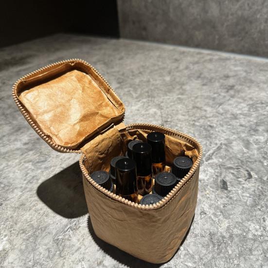 Essential Oil Storage Bag Zipper Closure Multiple Compartments Waterproof Portable Small Handheld Pouch Makeup Organizer Case
Essential Oil Storage Bag Zipper Closure Multiple Compartments Waterproof Portable Small Handheld Pouch Makeup Organizer Case