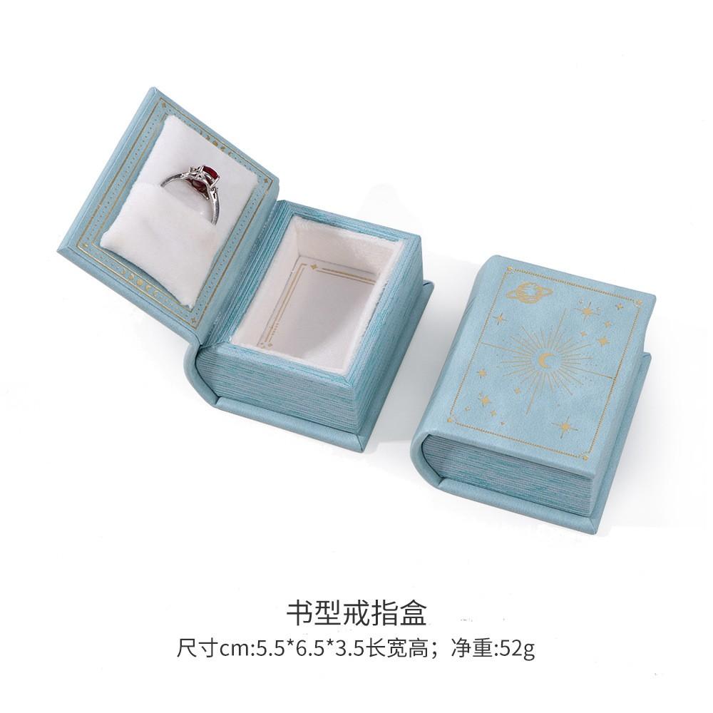 Flip-top Vintage Ring Box, Magnetic Small Jewelry Box, Creative Book-shaped Pendant Earring Box, Jewelry Packaging Paper Box. One Size світло-синій колір
Flip-top Vintage Ring Box, Magnetic Small Jewelry Box, Creative Book-shaped Pendant Earring Box, Jewelry Packaging Paper Box. One Size світло-синій колір