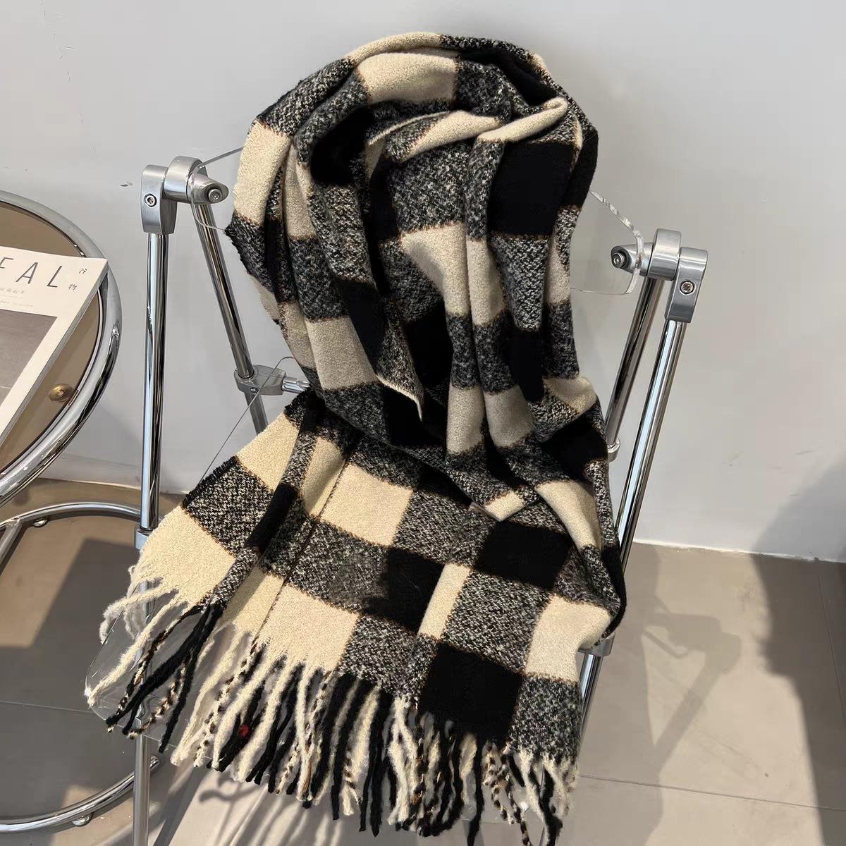 Универсальный шарф зимний для пожилых новый клетчатый парный теплый утолщенный студенческий платок-шаль для мужчин и женщин 180cm*65cm 230g
Универсальный шарф зимний для пожилых новый клетчатый парный теплый утолщенный студенческий платок-шаль для мужчин и женщин 180cm*65cm 230g