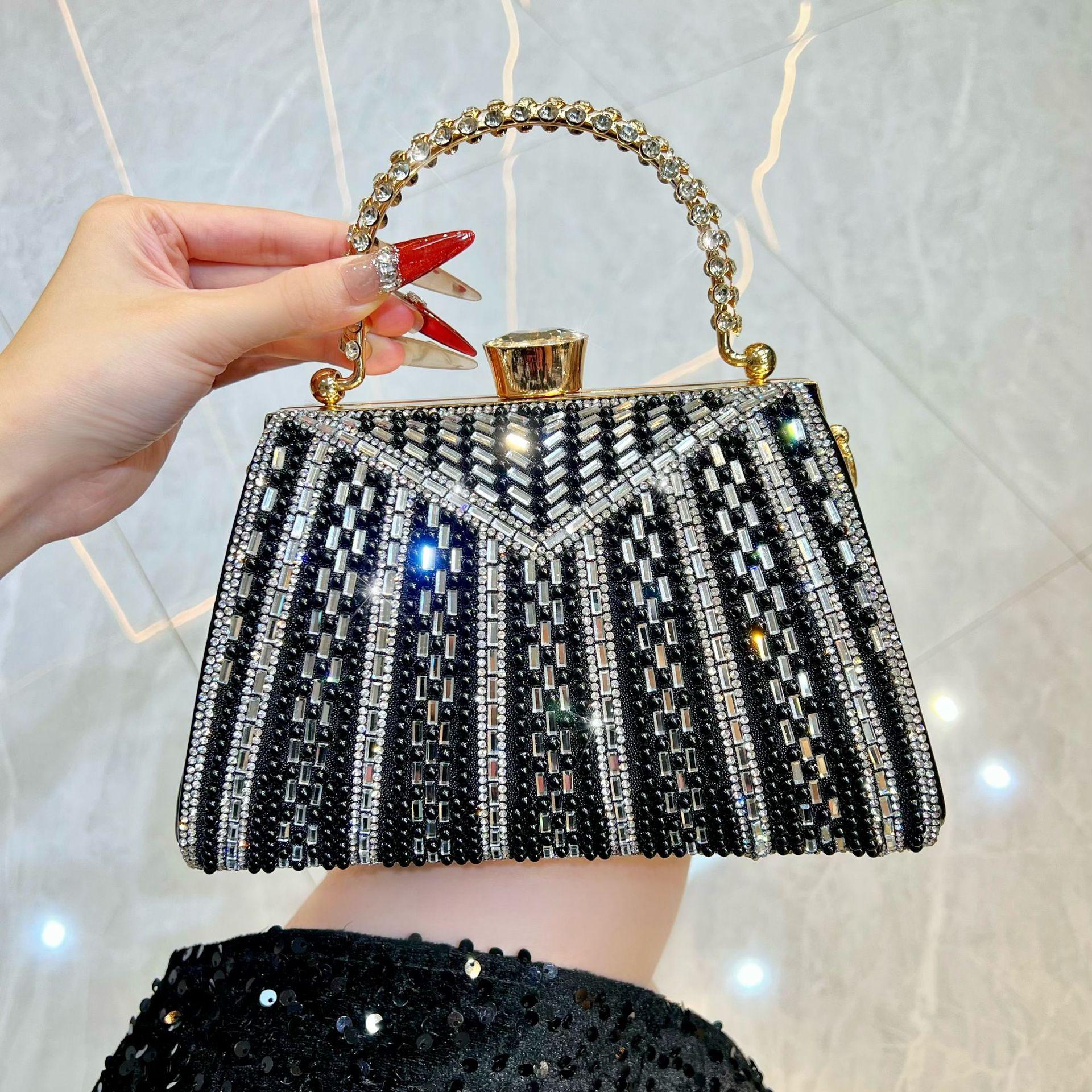 New light luxury women s dinner bag cheongsam dress handbag shoulder messenger bag small fragrant wind diamond hand bag чёрный
New light luxury women s dinner bag cheongsam dress handbag shoulder messenger bag small fragrant wind diamond hand bag чёрный