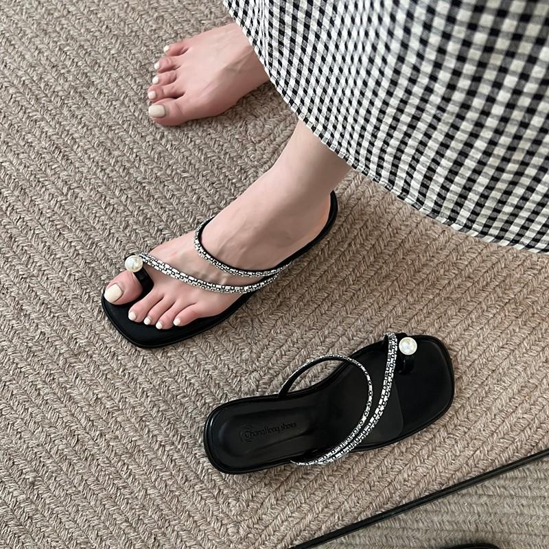 thick heel set toe pearl cool slippers women wear new rhinestone vacation toe sandals with skirt 35 срібний
thick heel set toe pearl cool slippers women wear new rhinestone vacation toe sandals with skirt 35 срібний