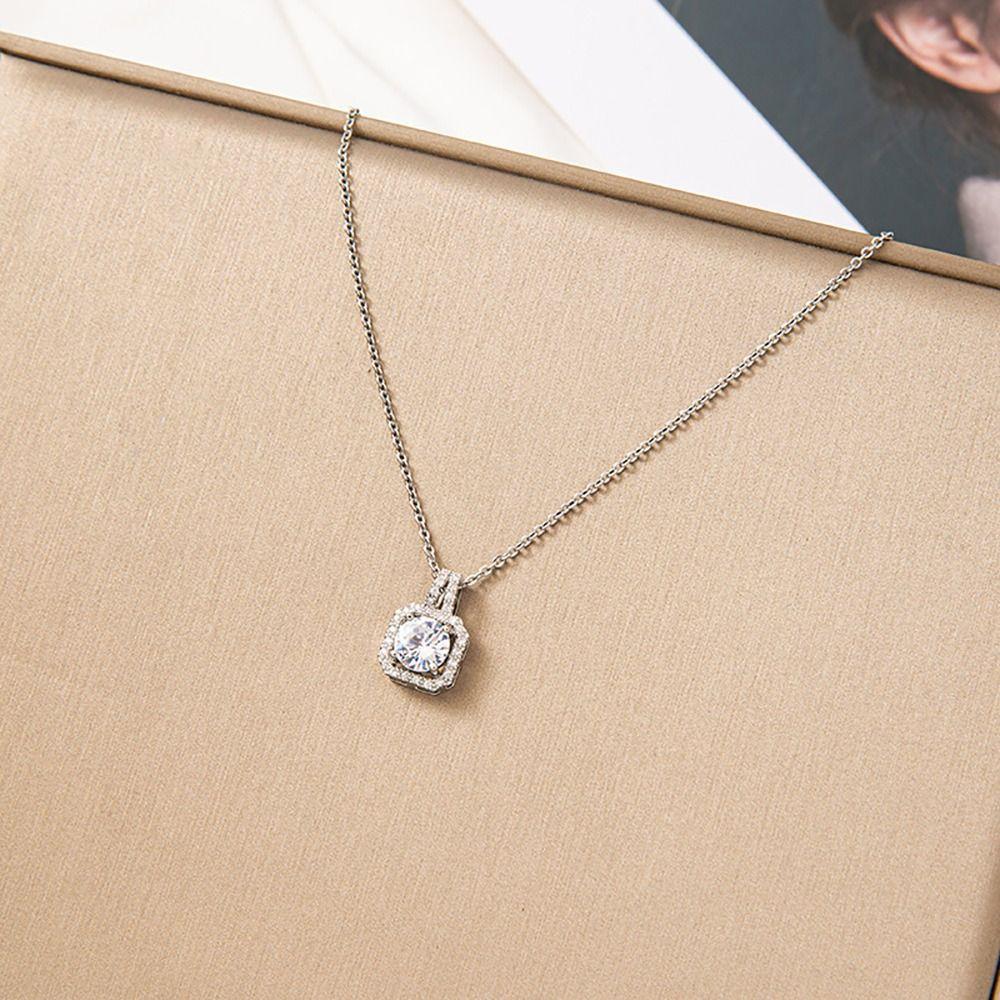 Necklace Shining Chain Accessory Clavicle Chain Necklace Pendant Collar Pendant Rhinestone Pendant 
Necklace Shining Chain Accessory Clavicle Chain Necklace Pendant Collar Pendant Rhinestone Pendant