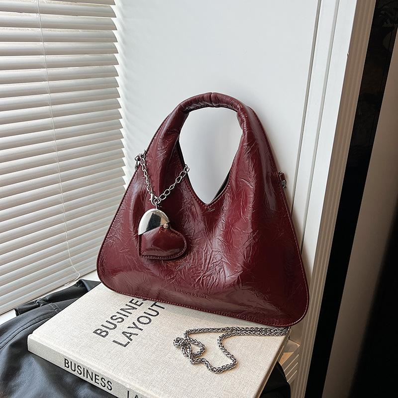 Niche handbag women s new summer shoulder messenger bag fashion casual versatile handbag красный
Niche handbag women s new summer shoulder messenger bag fashion casual versatile handbag красный