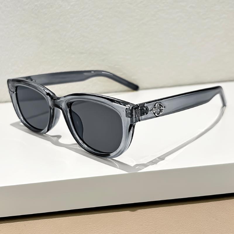 New retro classic small frame sunglasses versatile shooting accessory driving sun protection UV blocking stylish shades
New retro classic small frame sunglasses versatile shooting accessory driving sun protection UV blocking stylish shades