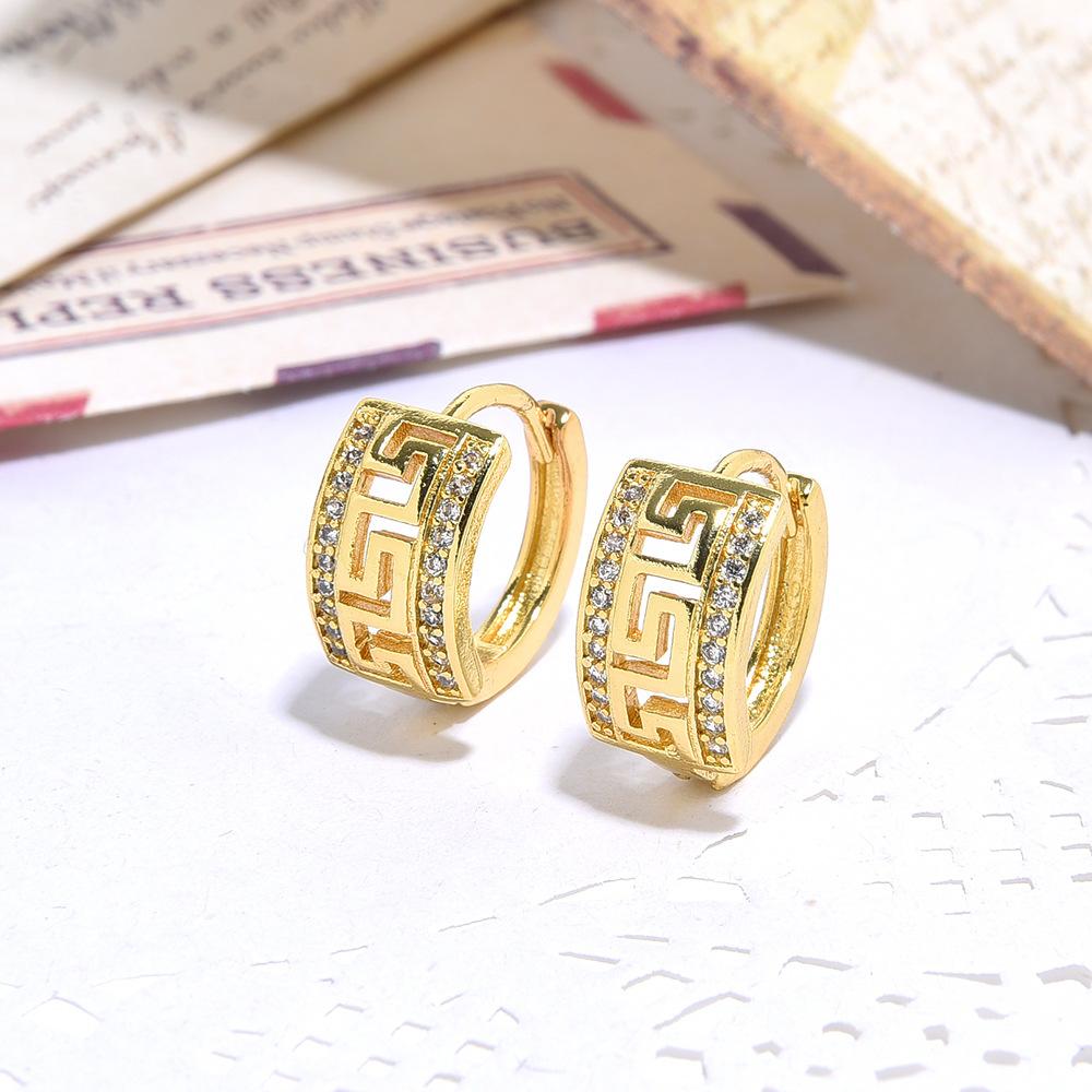 UMCHO круглые модные индивидуальные серьги с микроинкрустацией, ювелирные изделия на каждый день, унисекс, искусственный циркон золотой
UMCHO круглые модные индивидуальные серьги с микроинкрустацией, ювелирные изделия на каждый день, унисекс, искусственный циркон золотой