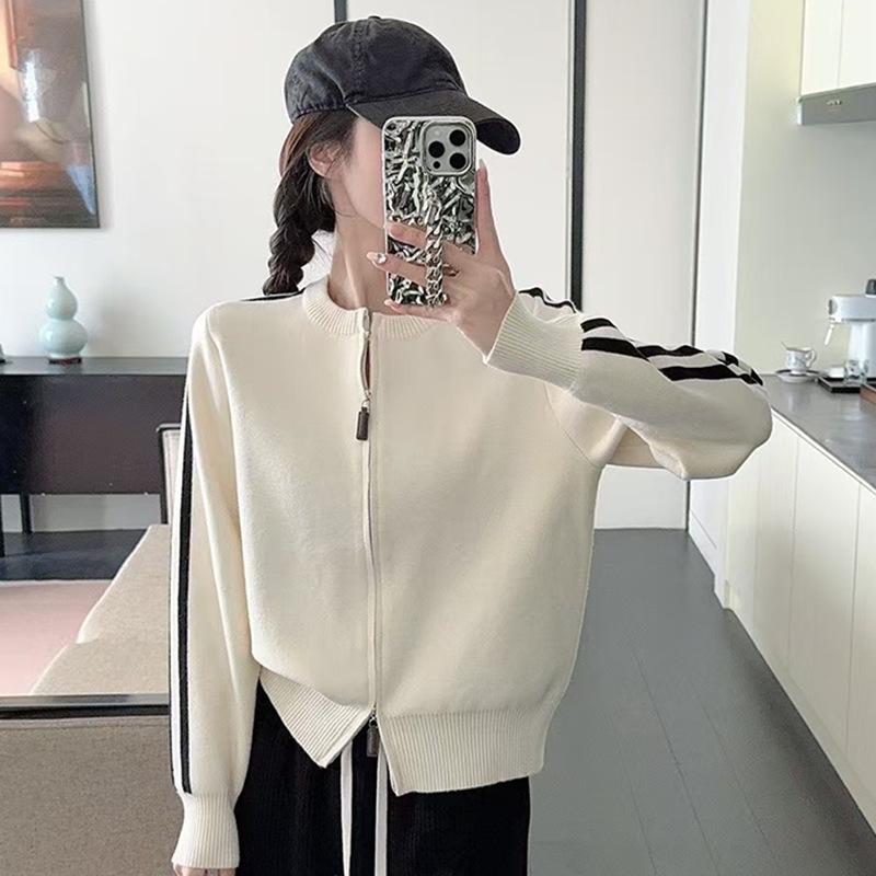 Женский полосатый вязаный кардиган на двойной молнии - Спортивный и повседневный с круглым вырезом, длинным рукавом для осени/зимы One Size
Женский полосатый вязаный кардиган на двойной молнии - Спортивный и повседневный с круглым вырезом, длинным рукавом для осени/зимы One Size