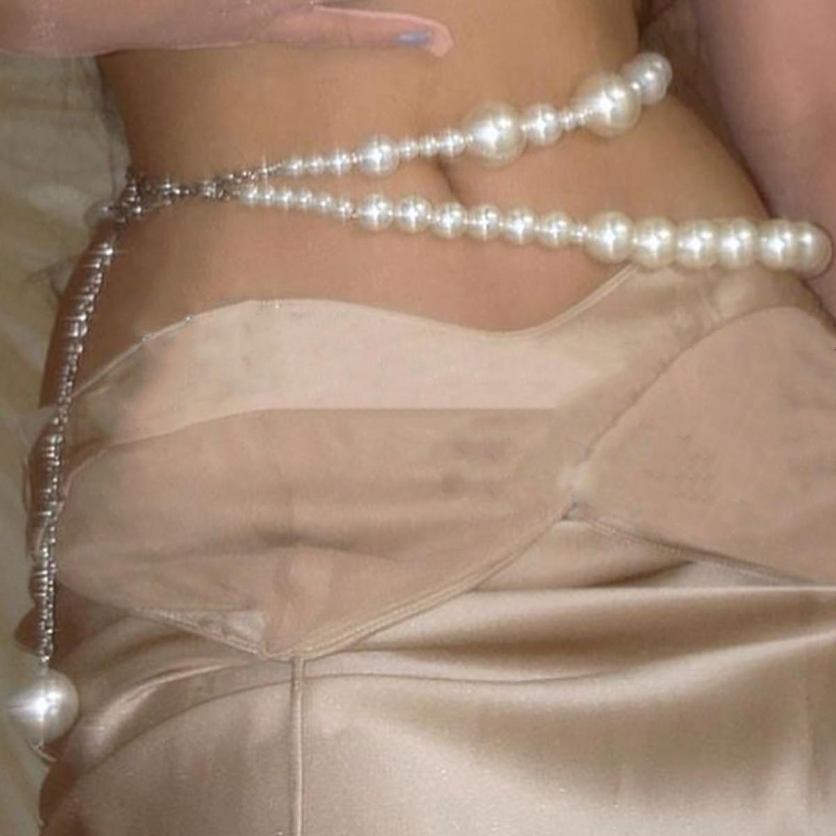 Sexy vacation style imitation pearl double waist chain women, fashion chain fringed body chain
Sexy vacation style imitation pearl double waist chain women, fashion chain fringed body chain