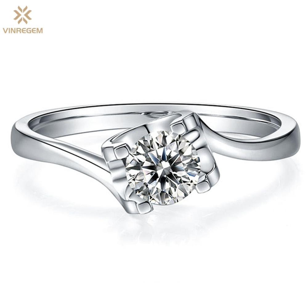 Vinregem Eternity Элегантный 100% 925 стерлингового серебра VVS1 0.5CT D Цвет Настоящий муассанит Бриллиант Свадебная помолвка Тонкое ювелирное кольцо для женщин
Vinregem Eternity Элегантный 100% 925 стерлингового серебра VVS1 0.5CT D Цвет Настоящий муассанит Бриллиант Свадебная помолвка Тонкое ювелирное кольцо для женщин
