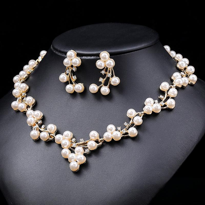 Pearl Necklace Set, Women s Light Luxury, Niche, Versatile Sweater Chain, Bone Chain Alloy
Pearl Necklace Set, Women s Light Luxury, Niche, Versatile Sweater Chain, Bone Chain Alloy