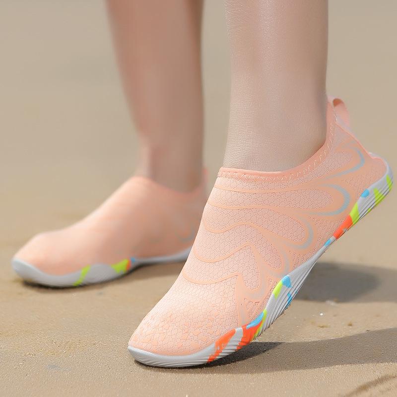 Сімейні швидкосохнучі нековзкі пляжні та аква-взуття для всіх вікових груп 27
Сімейні швидкосохнучі нековзкі пляжні та аква-взуття для всіх вікових груп 27