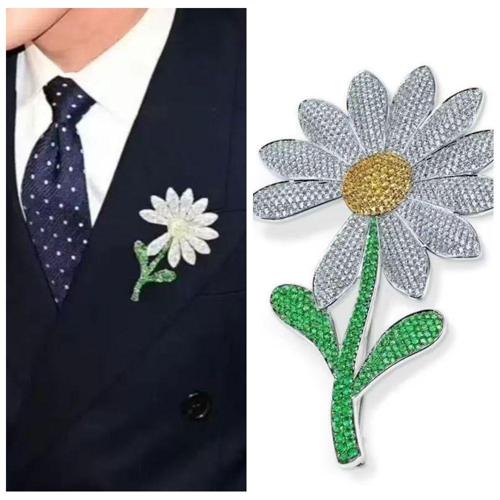Breast Flower Suit Collar Pin Korean Style Pearl Brooch Personality Daisy Brooch Girls серебряный
Breast Flower Suit Collar Pin Korean Style Pearl Brooch Personality Daisy Brooch Girls серебряный