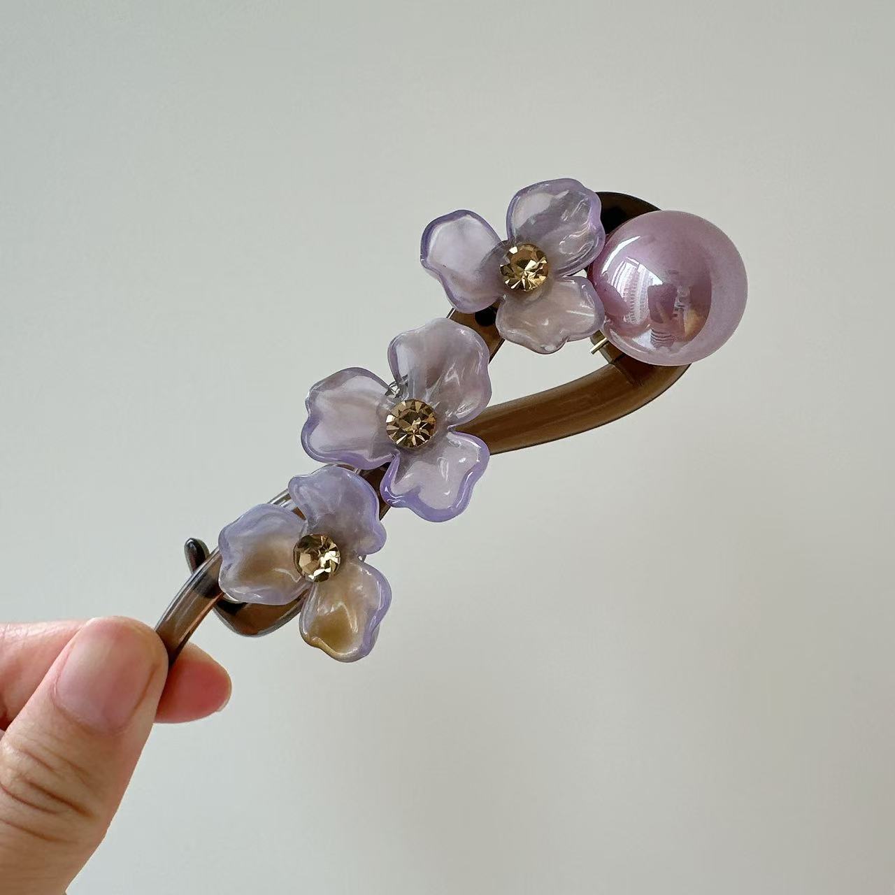 Винтажная заколка-зажим с бусинами Smirk, заколка для волос в одну линию, женская заколка-зажим для пучка на затылке, новинка 2024 года, аксессуары для волос премиум-класса
Винтажная заколка-зажим с бусинами Smirk, заколка для волос в одну линию, женская заколка-зажим для пучка на затылке, новинка 2024 года, аксессуары для волос премиум-класса