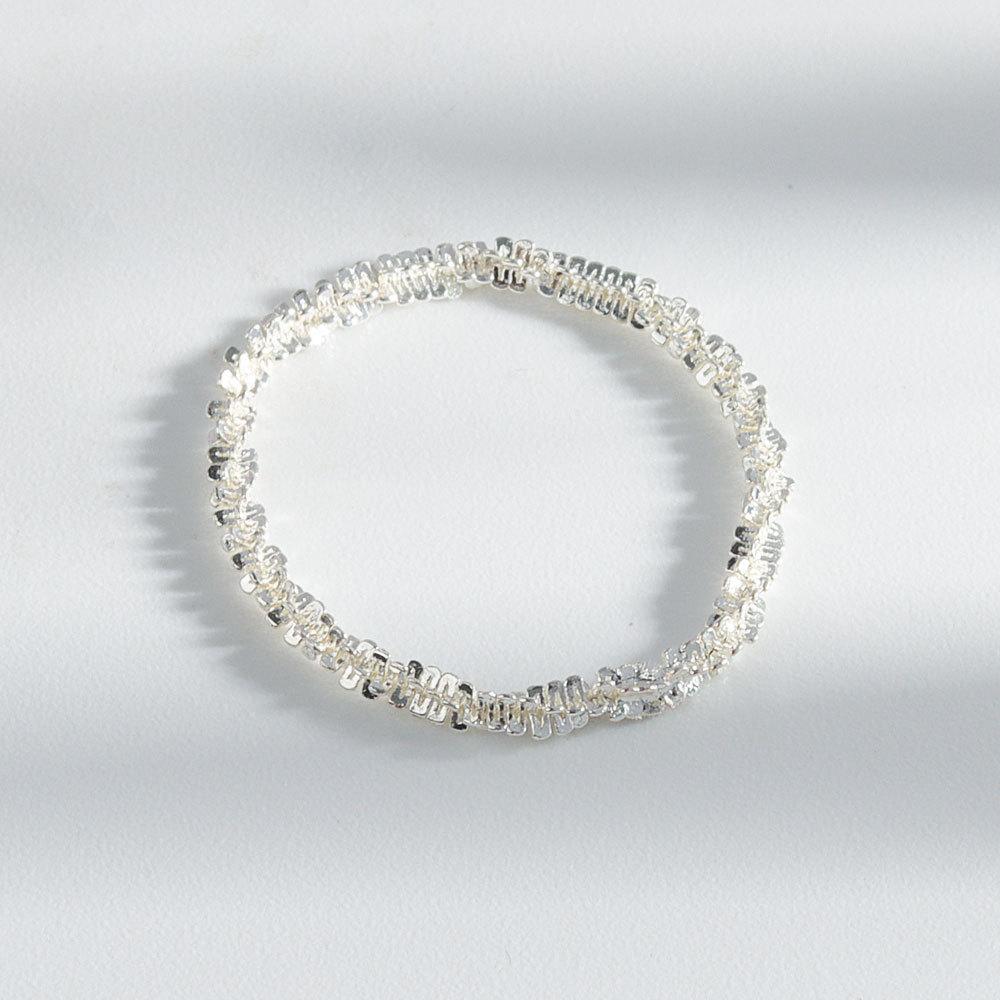 Niche Light Luxury Shimmering Plain Band Ring For Women Elegant Fashion Finger Jewelry Accessory No. 8
Niche Light Luxury Shimmering Plain Band Ring For Women Elegant Fashion Finger Jewelry Accessory No. 8
