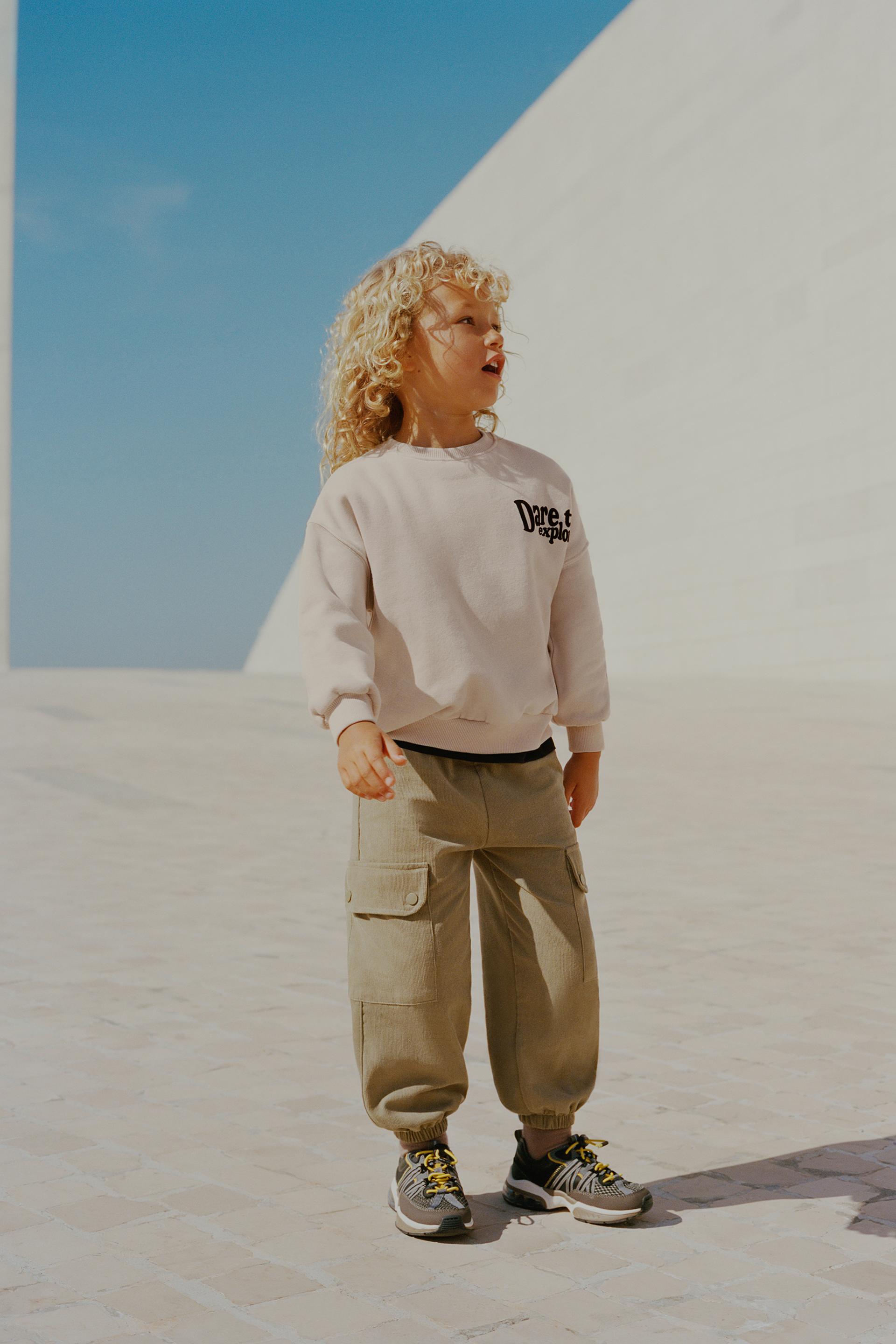 КОНТРАСТНЫЕ ВЕЛЬЗОВЫЕ БРЮКИ
КОНТРАСТНЫЕ ВЕЛЬЗОВЫЕ БРЮКИ