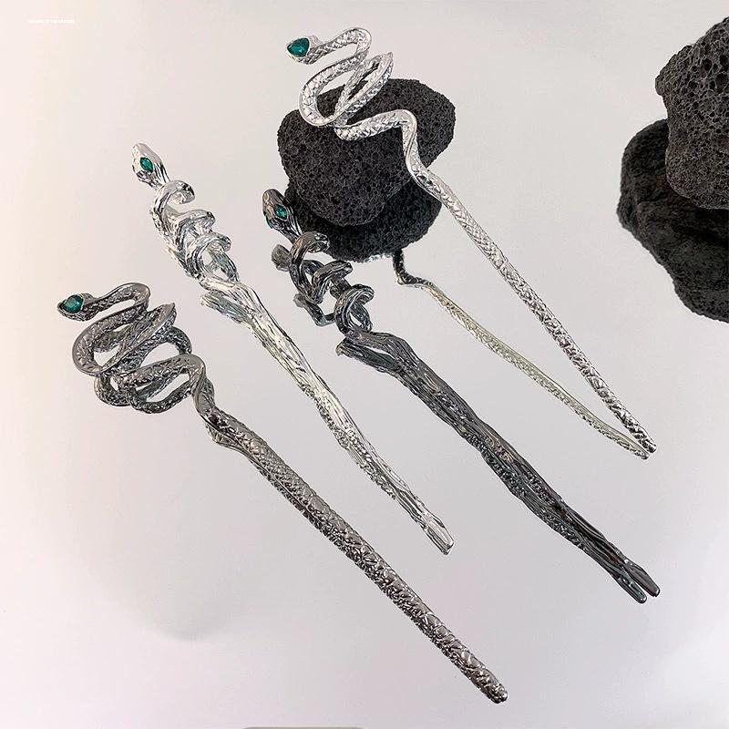 4PCS Panfa national style temperament liquid niche metal high-end snake shaped hairpin modern elegant and cool back of the head
4PCS Panfa national style temperament liquid niche metal high-end snake shaped hairpin modern elegant and cool back of the head
