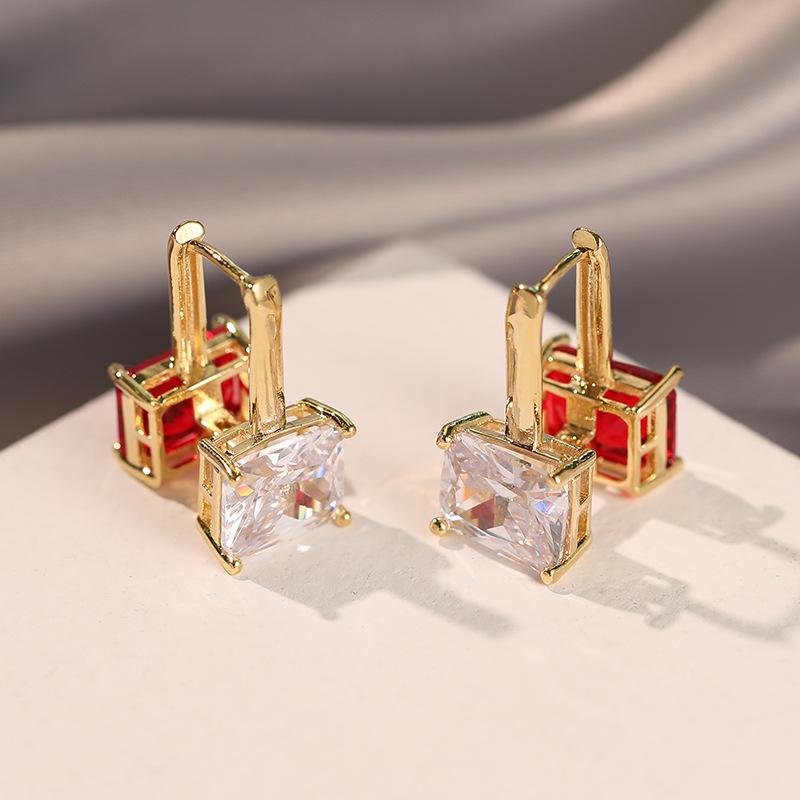 European & American High-End Zircon Ear Cuffs - Luxury & Versatile Women s Fashion Earrings 14k
European & American High-End Zircon Ear Cuffs - Luxury & Versatile Women s Fashion Earrings 14k