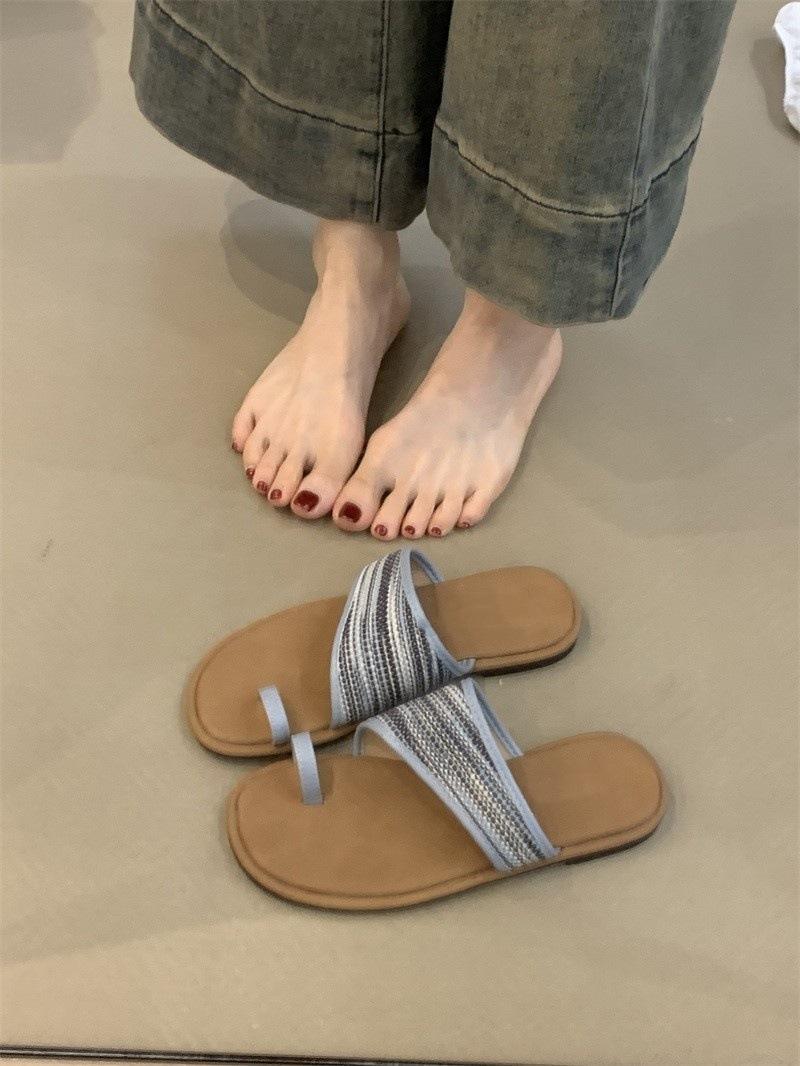 French woven one-word cool slippers 2025 new summer retro niche set toe casual cool slippers 40
French woven one-word cool slippers 2025 new summer retro niche set toe casual cool slippers 40