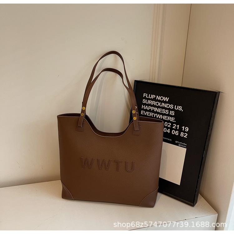 Retro bag 2025 women s bag new commuter fashion versatile underarm bag high-end niche shoulder bag tote bag темно-коричневого кольору
Retro bag 2025 women s bag new commuter fashion versatile underarm bag high-end niche shoulder bag tote bag темно-коричневого кольору