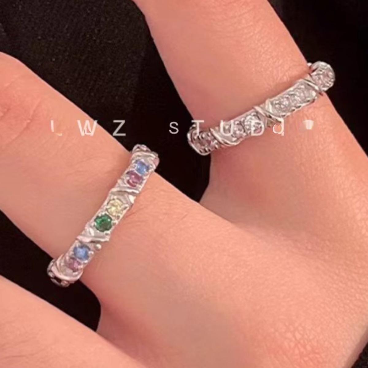 Xiangxu Dopamine Colorful Diamond Ring: Exquisite Niche Design, Sweet and Cool with a Touch of Luxury.
Xiangxu Dopamine Colorful Diamond Ring: Exquisite Niche Design, Sweet and Cool with a Touch of Luxury.