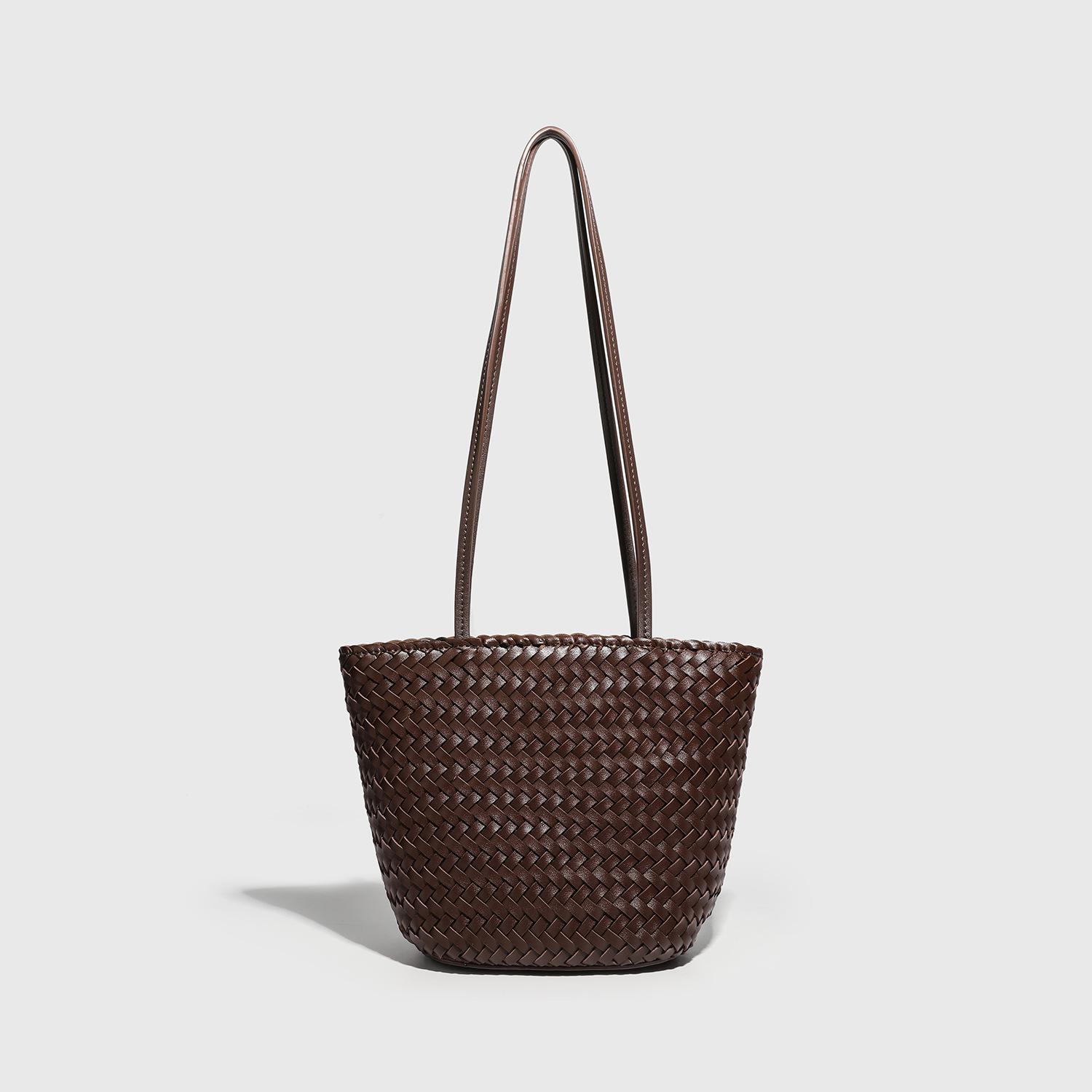 New Handmade Woven Single Shoulder Underarm Bag Niche High-End Feel Large Capacity Fashion Commuter Handheld Tote Bag 16*11.5*20CM кавовий
New Handmade Woven Single Shoulder Underarm Bag Niche High-End Feel Large Capacity Fashion Commuter Handheld Tote Bag 16*11.5*20CM кавовий