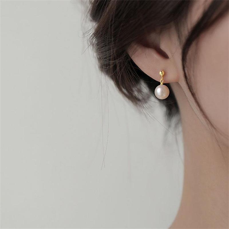 Vintage Small Smooth Ball-Shape Drop Dangle Earring for Women Creative Gold Color Pendant Earring Charming Female Ear 2026 New
Vintage Small Smooth Ball-Shape Drop Dangle Earring for Women Creative Gold Color Pendant Earring Charming Female Ear 2026 New
