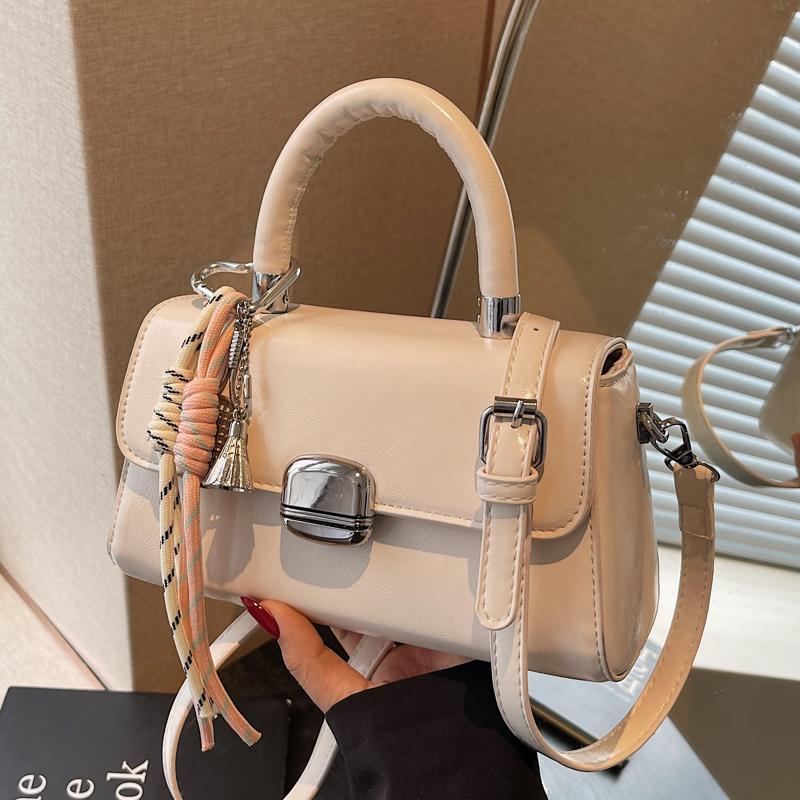 Women s 2025 Spring/Summer Textured Fashion Handbag: Versatile Crossbody & Small Tote Bag Without Pendant білий
Women s 2025 Spring/Summer Textured Fashion Handbag: Versatile Crossbody & Small Tote Bag Without Pendant білий