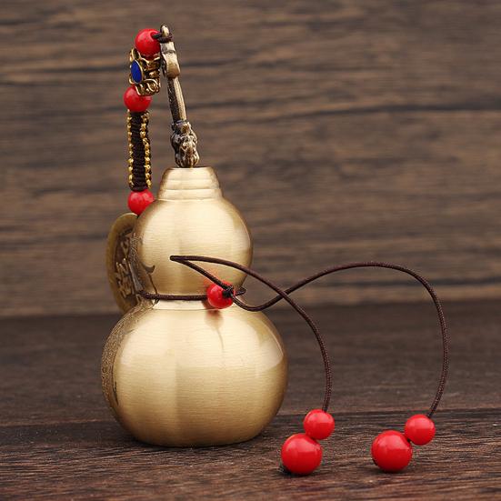 Подвесное украшение в виде тыквы Yousheng Brass с резными шпильками, медной монетой, красными бусинами, ретро-китайский стиль, металлическая тыква, украшение в стиле фэншуй, брелок-подвеска золотистый
Подвесное украшение в виде тыквы Yousheng Brass с резными шпильками, медной монетой, красными бусинами, ретро-китайский стиль, металлическая тыква, украшение в стиле фэншуй, брелок-подвеска золотистый