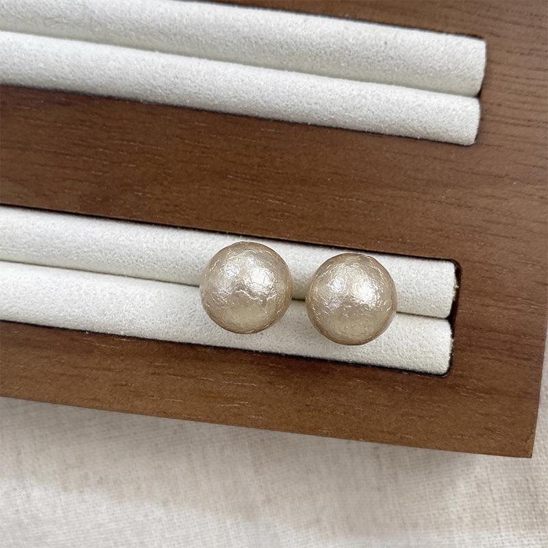 Elegant 925 Silver Pearl Bow Stud Earrings for Women - Trendy and Versatile Design
Elegant 925 Silver Pearl Bow Stud Earrings for Women - Trendy and Versatile Design