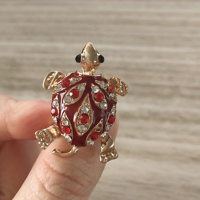 Vintage Turtle Brooch Rhinestone Inlaid Cute Elegant Pin Banquet Dress Suit Clothing Accessories Corsage
Vintage Turtle Brooch Rhinestone Inlaid Cute Elegant Pin Banquet Dress Suit Clothing Accessories Corsage