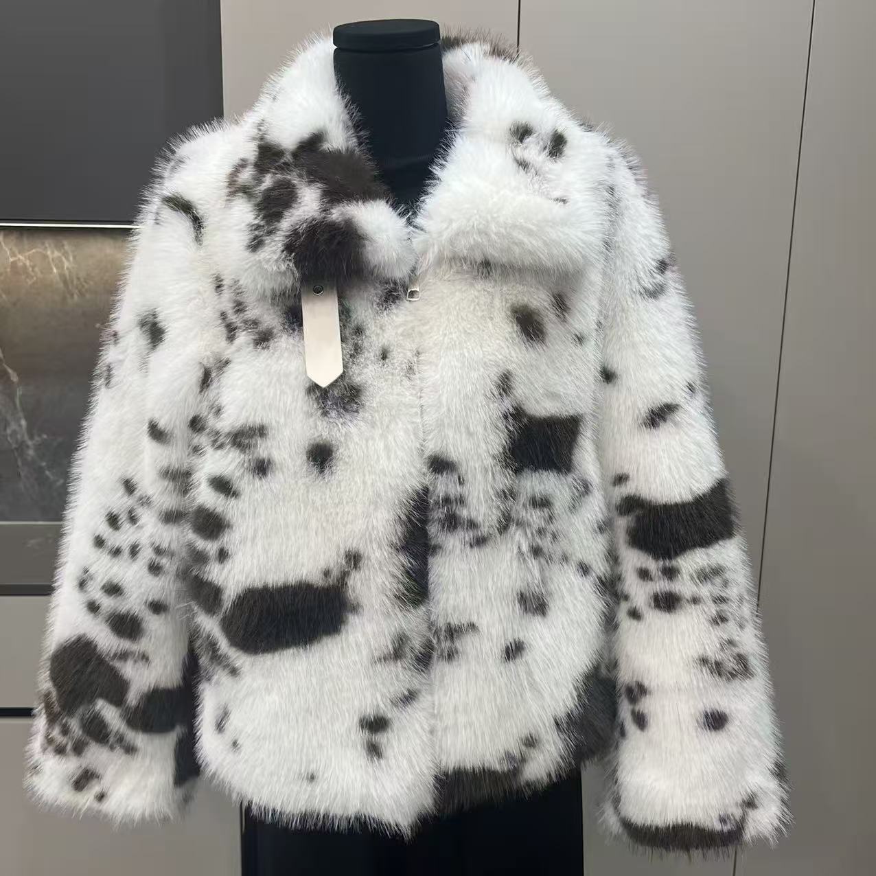 Пальто-куртка с принтом под искусственный мех, 2025 One size fits all
Пальто-куртка с принтом под искусственный мех, 2025 One size fits all