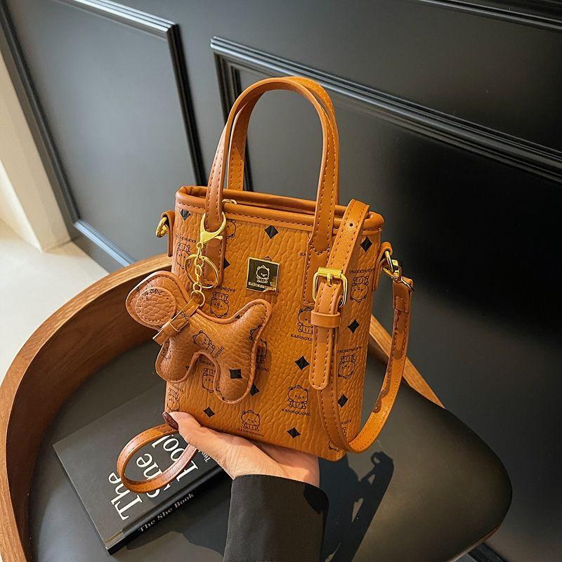 Cute Cartoon Mobile Phone Bag Women Messenger Bag Mini Small Bag 2025 New Trendy Versitile Fashion Portable Shoulder Bag Brown
Cute Cartoon Mobile Phone Bag Women Messenger Bag Mini Small Bag 2025 New Trendy Versitile Fashion Portable Shoulder Bag Brown