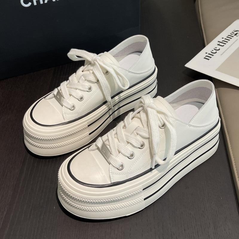 Little white shoes children 2025 new thick-soled versatile spring and summer lazy one-pedal inner height increase casual board shoes canvas shoes 40 чорний
Little white shoes children 2025 new thick-soled versatile spring and summer lazy one-pedal inner height increase casual board shoes canvas shoes 40 чорний