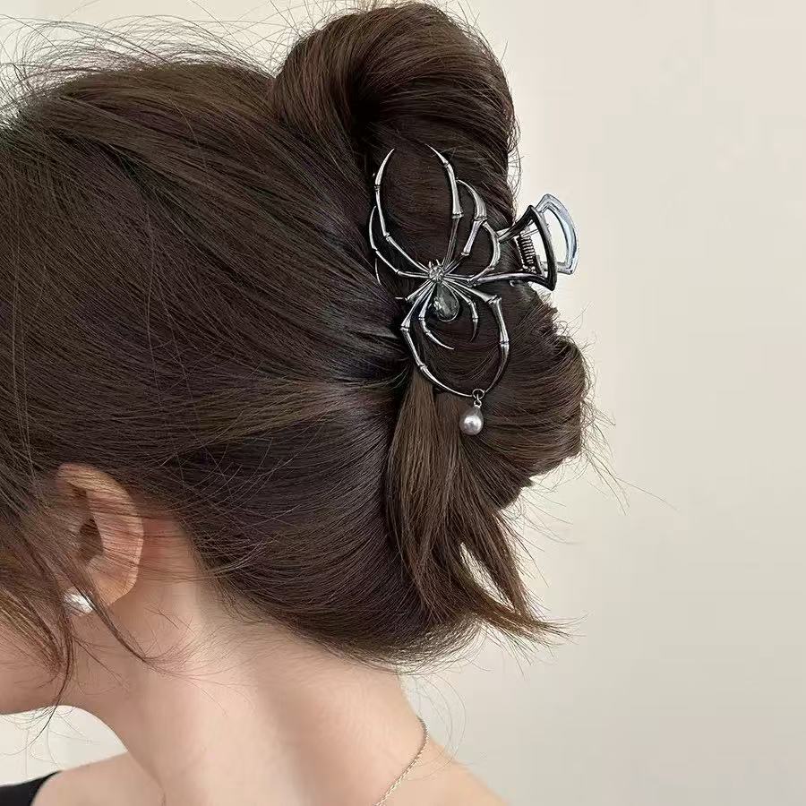 Women s Y2K Sweet Personalized Hair Clip Rhinestone Imitation Pearl Alloy Metal Skull Spider Claw Design for Daily Use чорний
Women s Y2K Sweet Personalized Hair Clip Rhinestone Imitation Pearl Alloy Metal Skull Spider Claw Design for Daily Use чорний