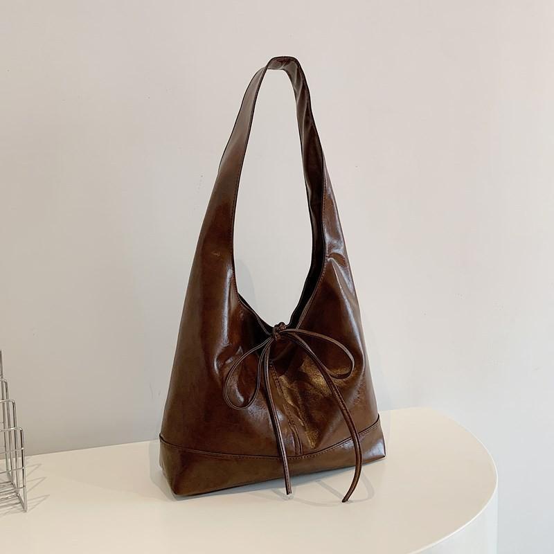 Stylish Black Brown White And Coffee Casual Commuter Bucket Bag For Women With Spacious Design
Stylish Black Brown White And Coffee Casual Commuter Bucket Bag For Women With Spacious Design