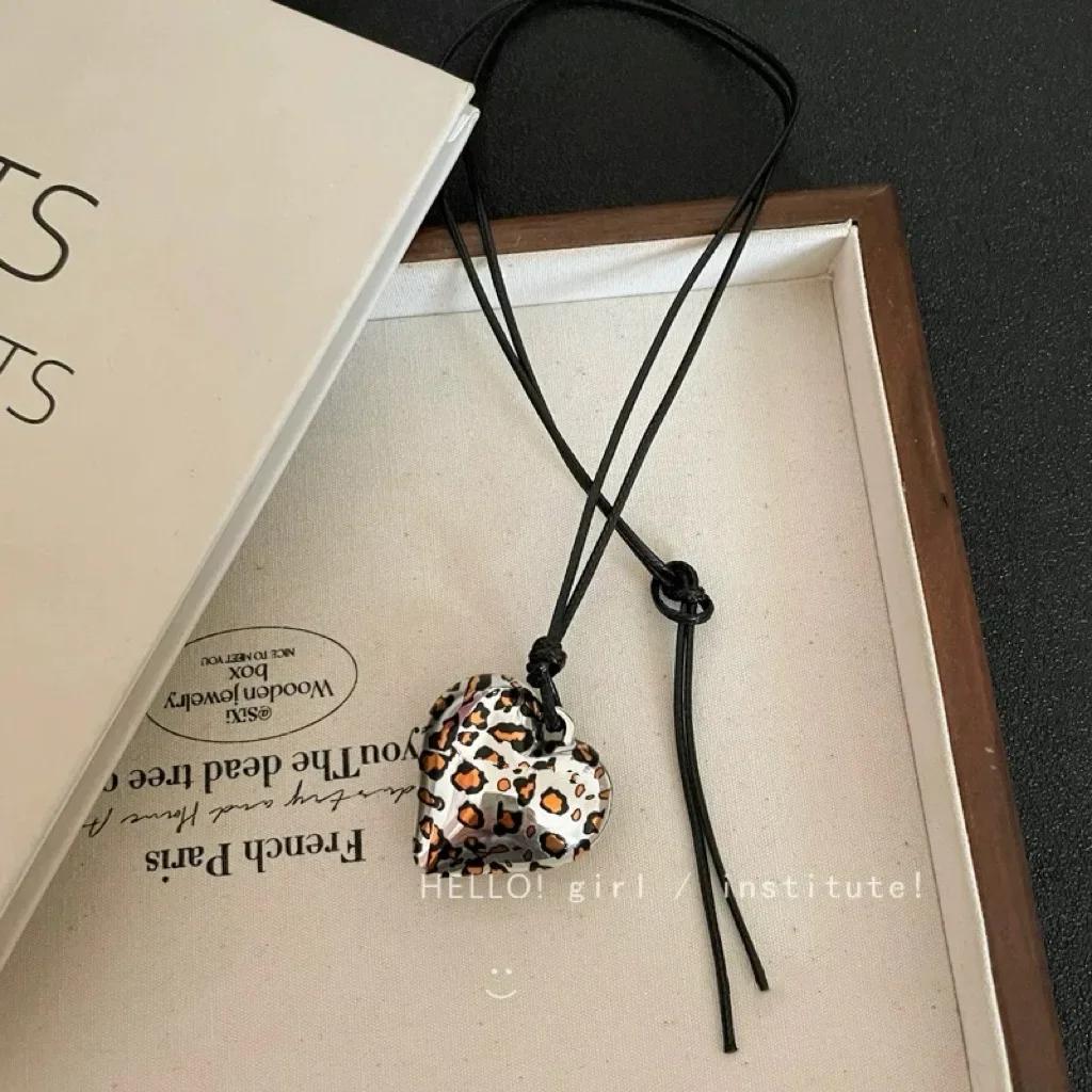 LATS New Heart Pendant Necklace for Women Men 85CM Adjustable Pull-out Sweater Chain Fashion Zircon Accessory Gift
LATS New Heart Pendant Necklace for Women Men 85CM Adjustable Pull-out Sweater Chain Fashion Zircon Accessory Gift
