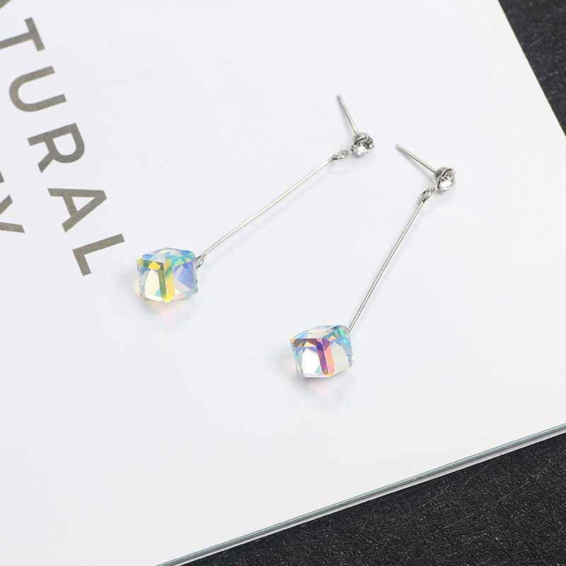 E172 Temperament Super Translucent Square Three-Dimensional Crystal Long Simple Earrings Earrings Women
E172 Temperament Super Translucent Square Three-Dimensional Crystal Long Simple Earrings Earrings Women