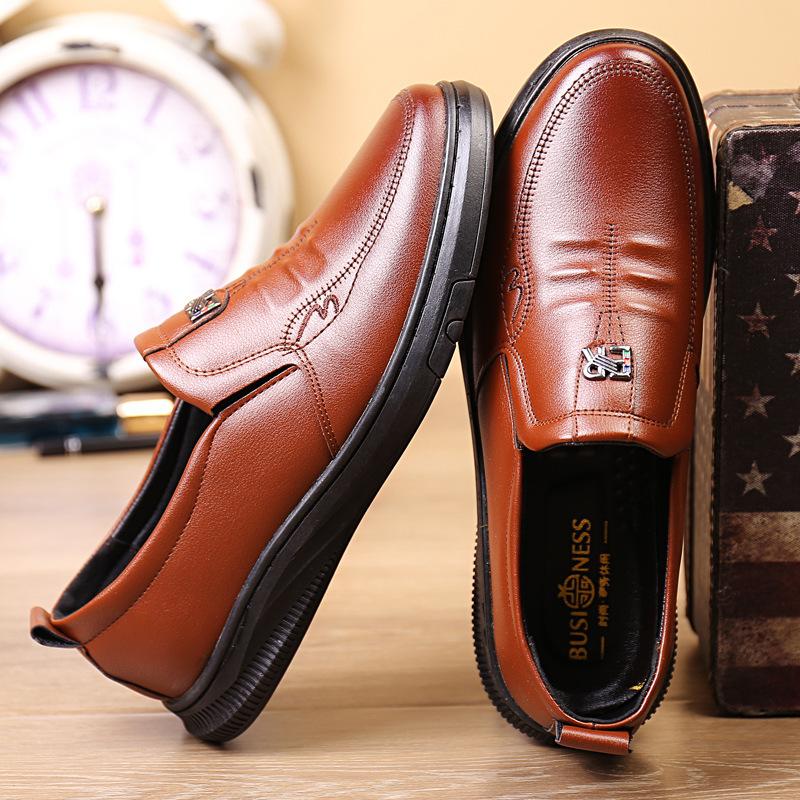 Мужская новая мода 2024 года, универсальные деловые кожаные туфли в британском стиле, дышащие повседневные мягкие рабочие мужские туфли, мужские кроссовки 44
Мужская новая мода 2024 года, универсальные деловые кожаные туфли в британском стиле, дышащие повседневные мягкие рабочие мужские туфли, мужские кроссовки 44