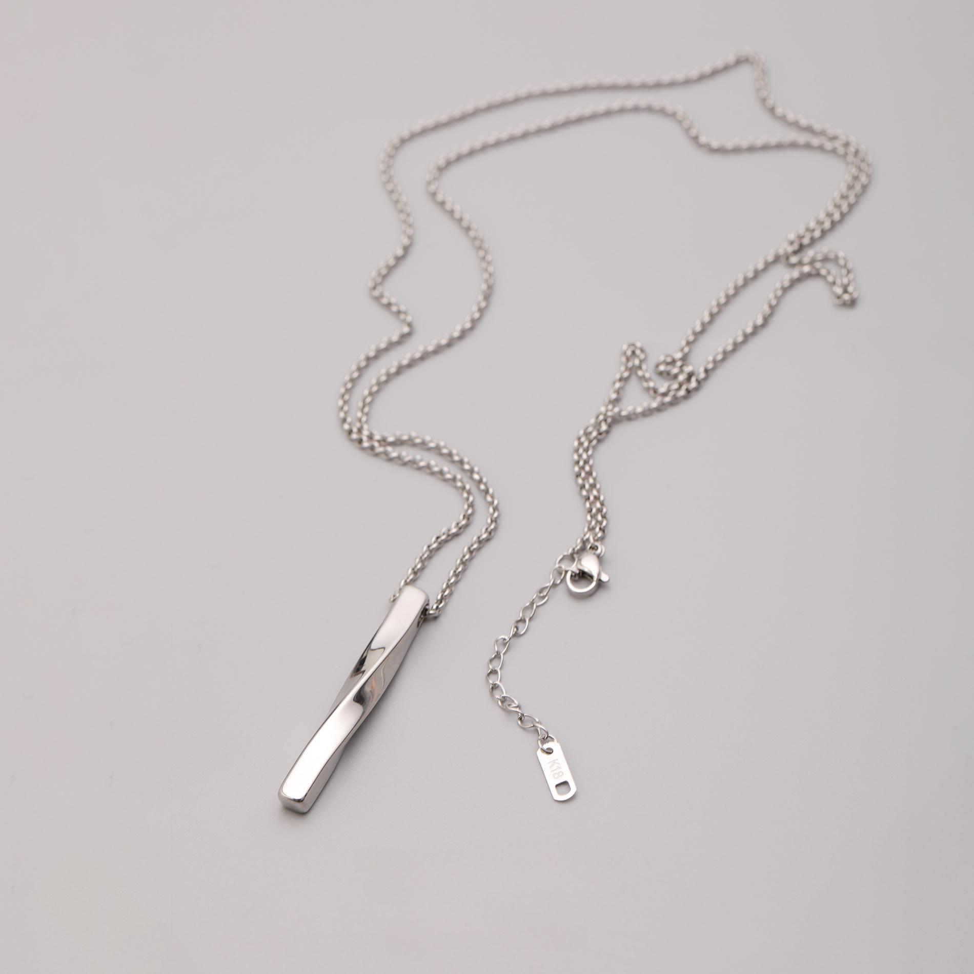 Парное ожерелье квадратная подвеска-планка полированное инс цепочка-свитер стиль маленького аромата серебряный
Парное ожерелье квадратная подвеска-планка полированное инс цепочка-свитер стиль маленького аромата серебряный