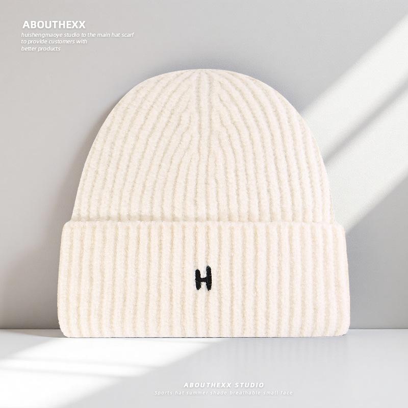 Японская простая шапка с буквой H Женская уличная модная вязаная шапка Осень и зима Теплая и универсальная шерстяная шапка Мужская шапка от холода Тренд M(56-58cm)