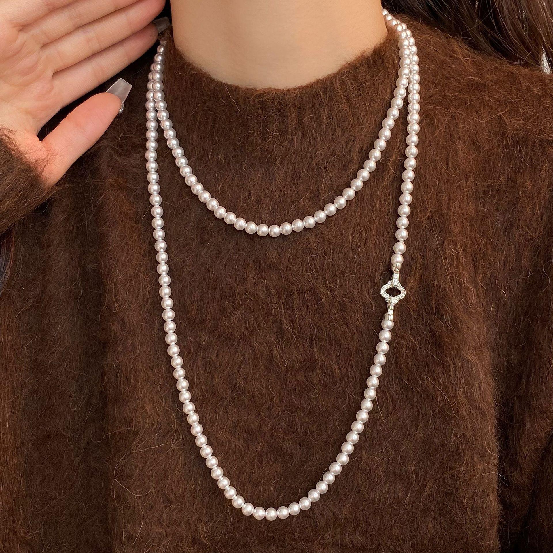 A Variety Of Ways To Wear Extended Hemp Gray Glass Pearl Slightly Inlaid Lucky Grass Buckle Necklace Fashionable Pearl Sweater Chain
A Variety Of Ways To Wear Extended Hemp Gray Glass Pearl Slightly Inlaid Lucky Grass Buckle Necklace Fashionable Pearl Sweater Chain
