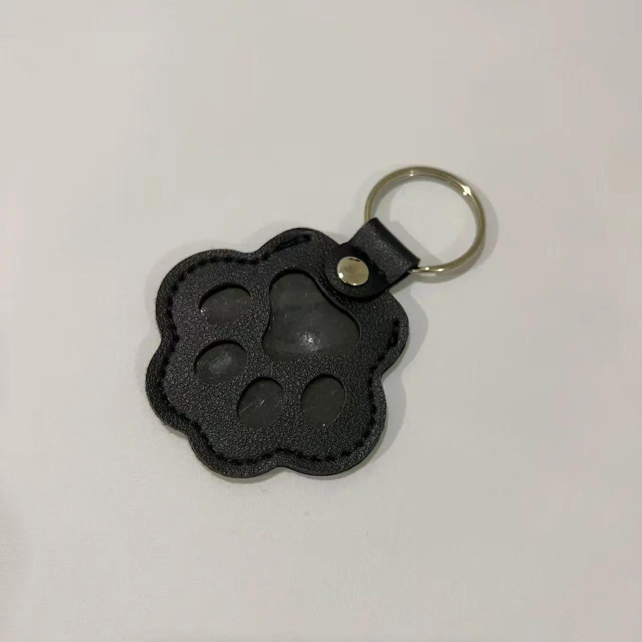 Pet Hair Memorial Keychain PU Leather Keepsake Hair Storage Bag, Cat Paw Keychain, Portable Hanging Accessories, Bag Pendants чёрный
Pet Hair Memorial Keychain PU Leather Keepsake Hair Storage Bag, Cat Paw Keychain, Portable Hanging Accessories, Bag Pendants чёрный