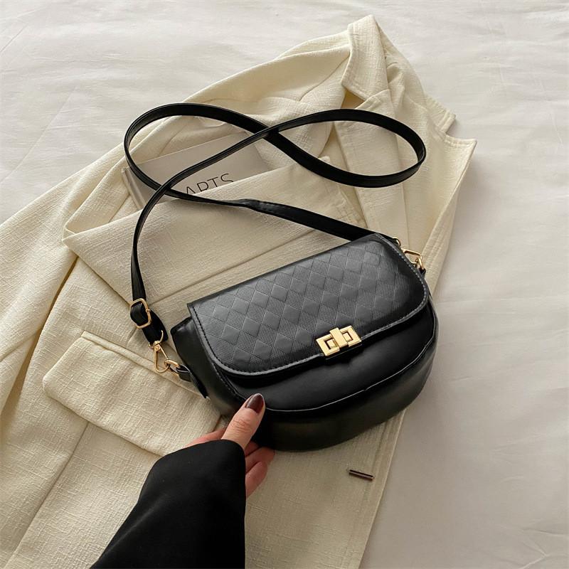 Fashionable Crossbody Bag For Women With Unique Saddle Shape And Versatile Colors чёрный
Fashionable Crossbody Bag For Women With Unique Saddle Shape And Versatile Colors чёрный